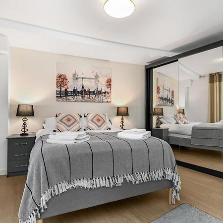 Modern 1 Bedroom Apartment In Woking Town Centre Exteriér fotografie