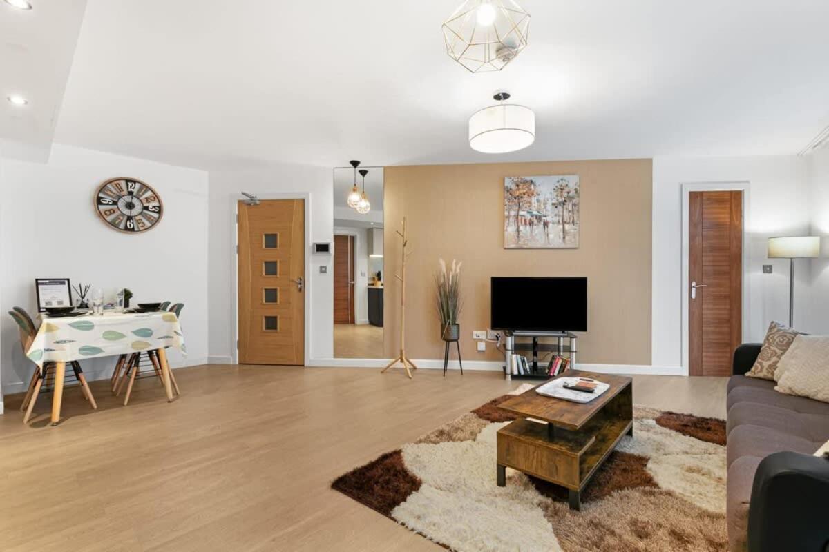 Modern 1 Bedroom Apartment In Woking Town Centre Exteriér fotografie