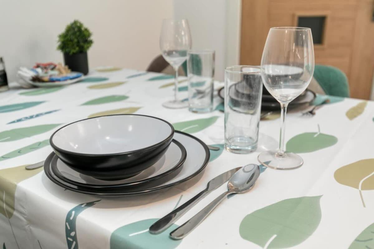 Modern 1 Bedroom Apartment In Woking Town Centre Exteriér fotografie