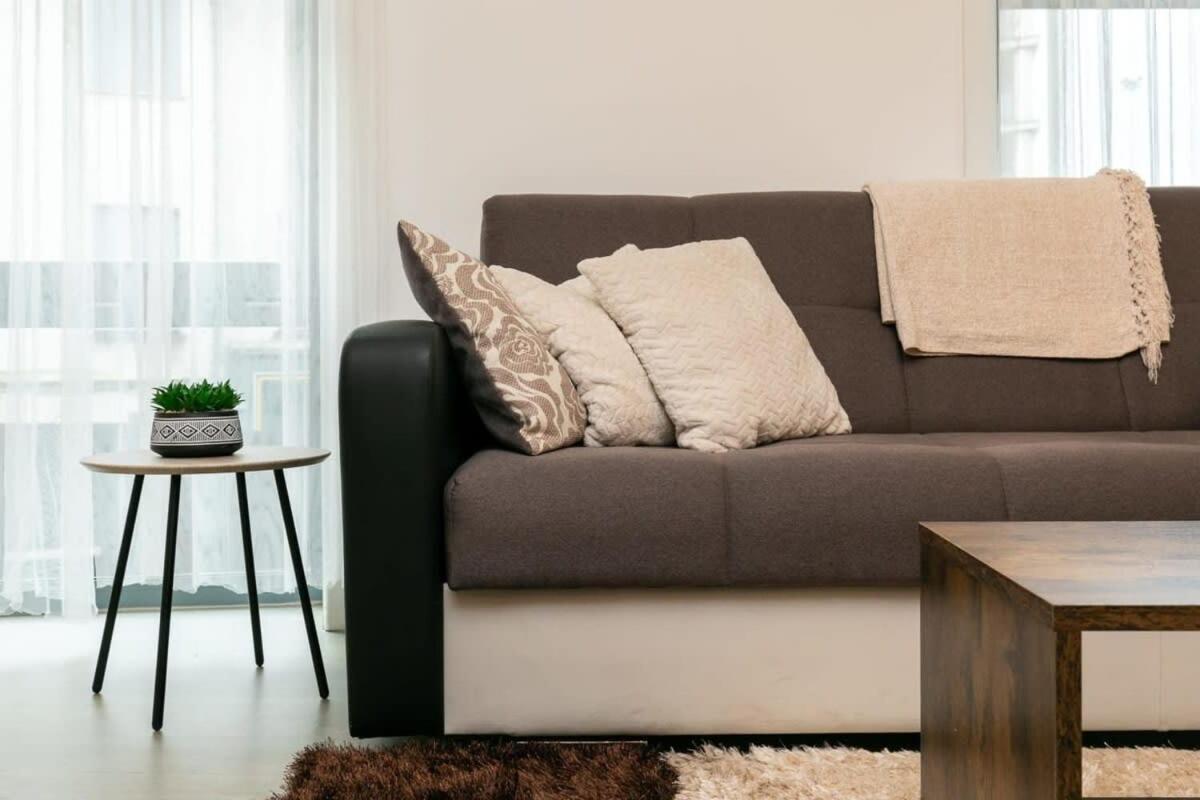 Modern 1 Bedroom Apartment In Woking Town Centre Exteriér fotografie