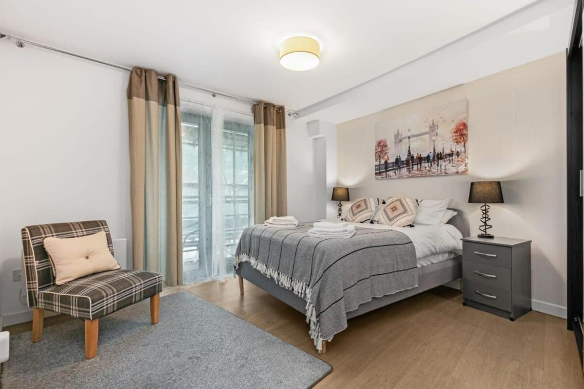 Modern 1 Bedroom Apartment In Woking Town Centre Exteriér fotografie